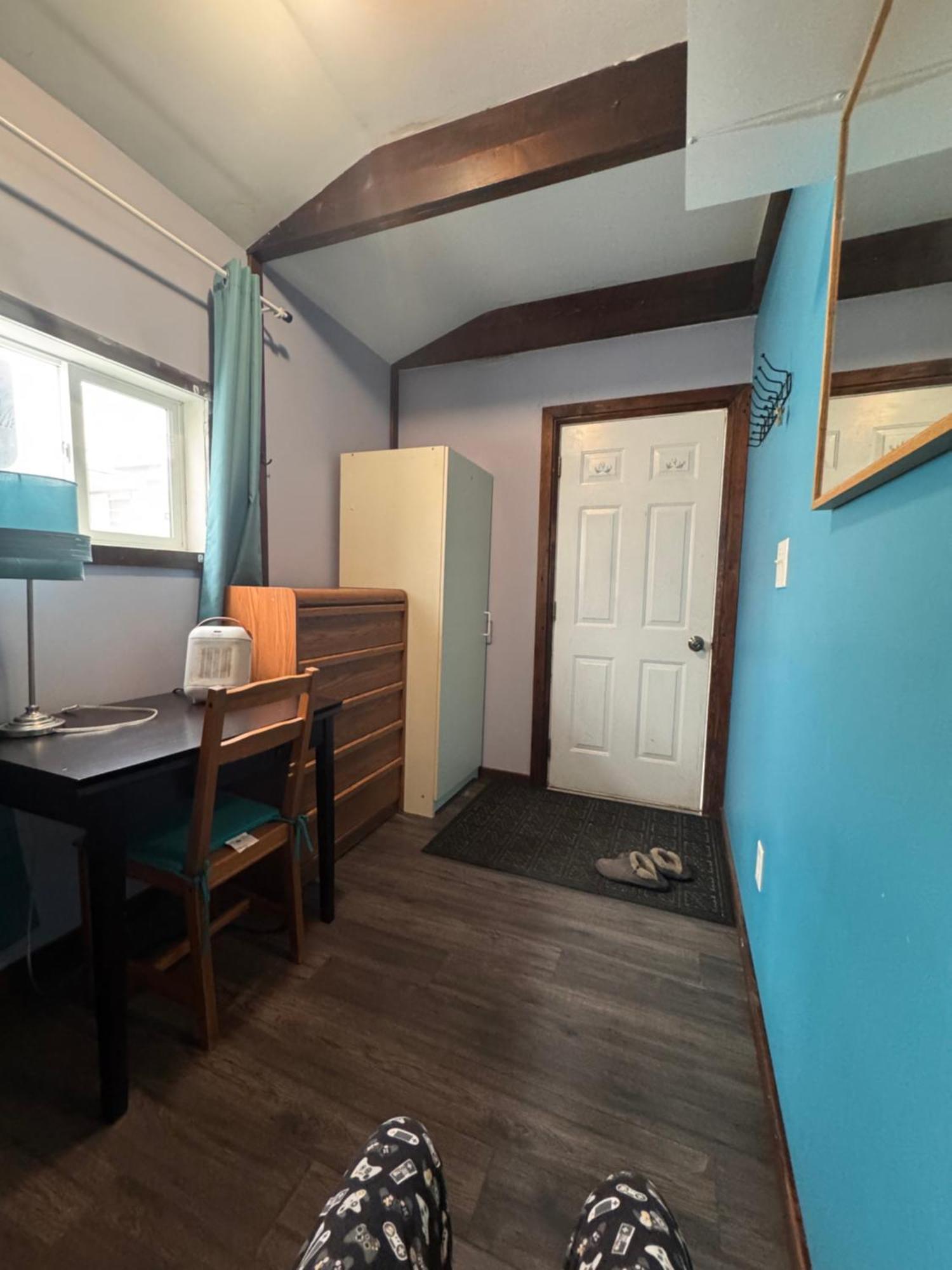Ranny'S Private Rooms Calgary Bagian luar foto